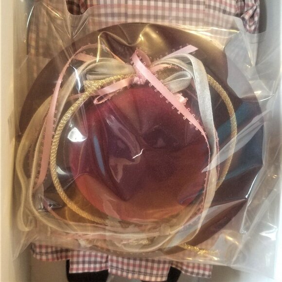 American Girl 18" Samantha 35th Special Edition Birthday Doll & Accessories NEW! - Picture 8 of 9